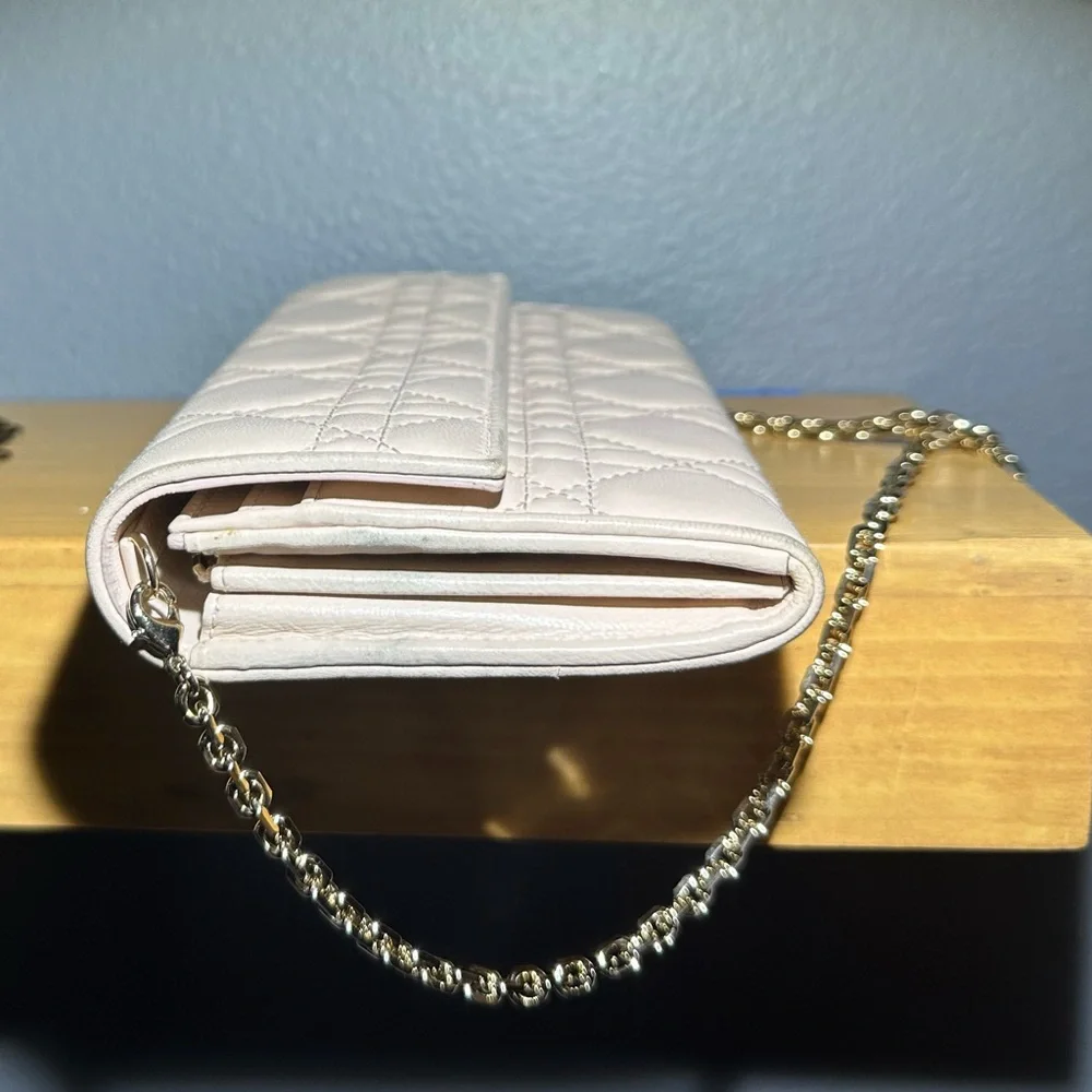 Lady Dior Lambskin Wallet on a‎ chain with Dior Charm Powder Pink - Picture 11 of 16